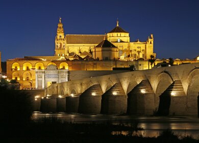 Cordoba am Abend | © pixabay.com Die Stadt Cordoba am Abend | © pixabay.com