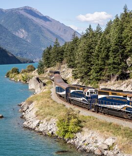 Der Rocky Mountaineer am Seton Lake | ©  Rocky Mountaineer  Rocky Mountaineer | ©  Rocky Mountaineer