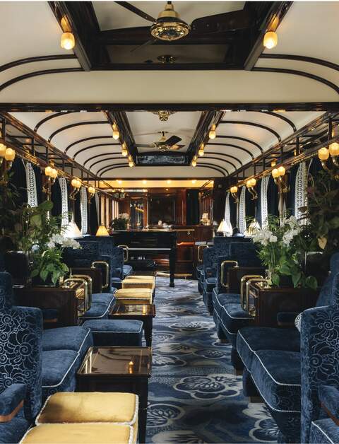 Innere des Barwagens im Venice Simplon Orient Express  | © Ludovic Balay Das luxuriöse Innere des Barwagens im Venice Simplon-Orient-Express, mit opulenten Details, die auf hohen Komfort und die Eleganz hinweisen. | © Ludovic Balay
