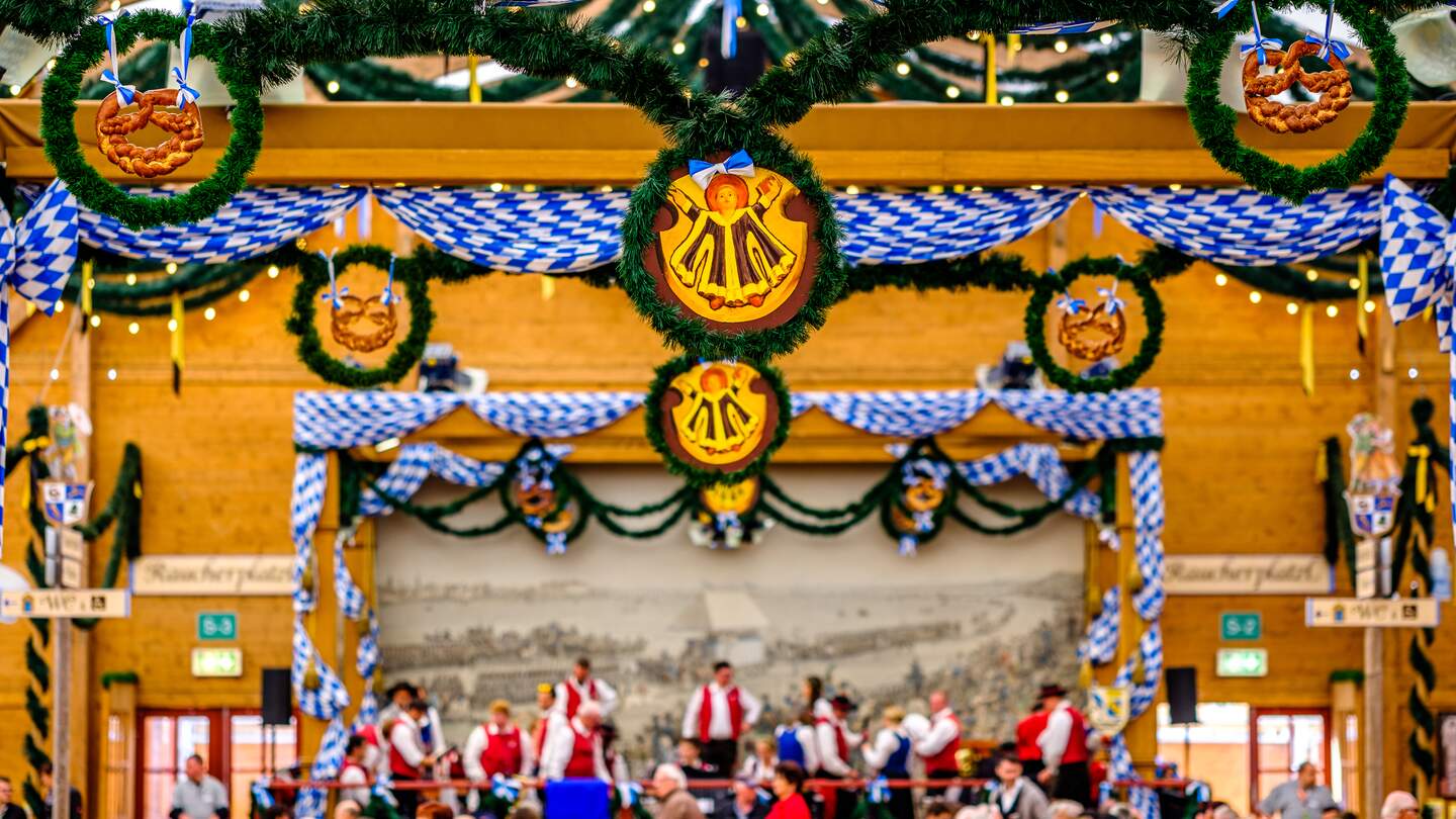 Oktoberfest in München  | © Gettyimages.com/FooTToo Typische, traditionelle Dekoration für das Oktoberfest in München  | © Gettyimages.com/FooTToo