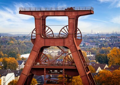 Schachtturm im Steinkohlenbergwerk in Essen | © Gettyimages.com/ewg3D