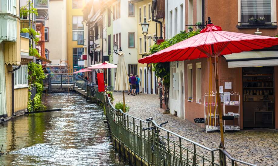 Fischerau, kleine Gassen in Freiburg | © Gettyimages.com/querbeet