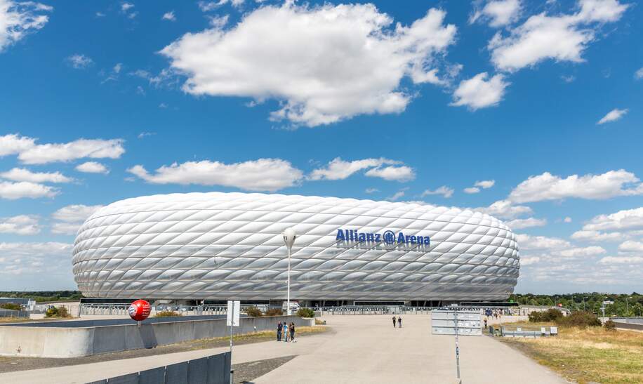 Landschaft des Fußballstadions Allianz Arena in München  | © Gettyimages.com/vichie81