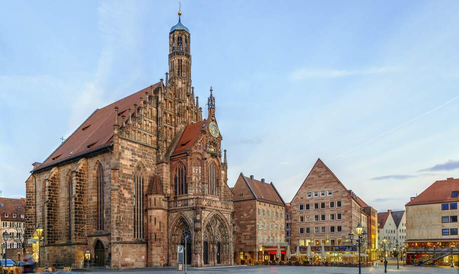 Blick auf die Frauenkirche in Nürnberg | © Gettyimages.com/Borisb17