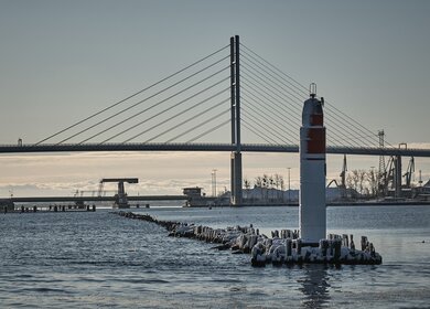 Rügenbrücke und Rügendamm in Stralsund | © Gettyimages.com/Volkmar Geyer