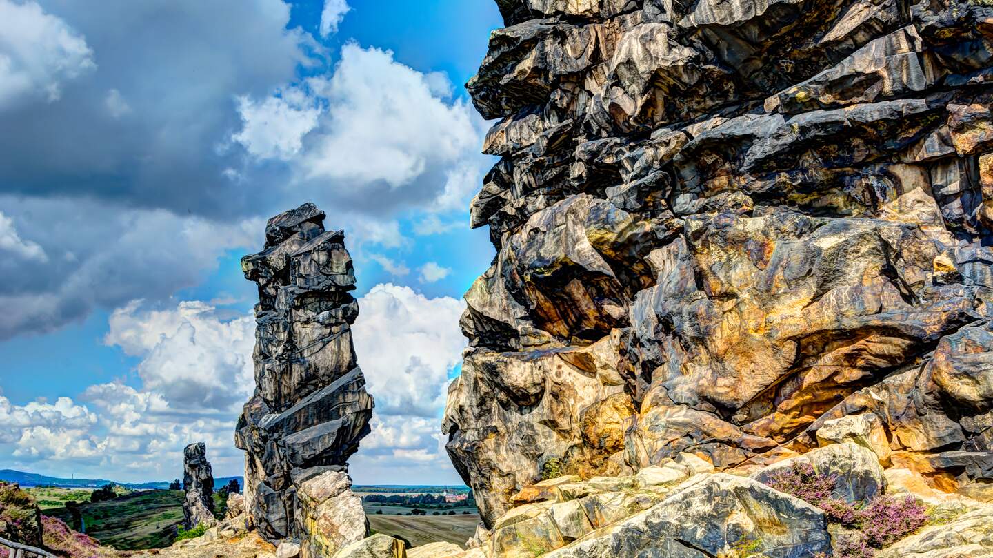Blick auf die Felsformationen der Teufelsmauer im Harz | © Gettyimages.com/Wirestock