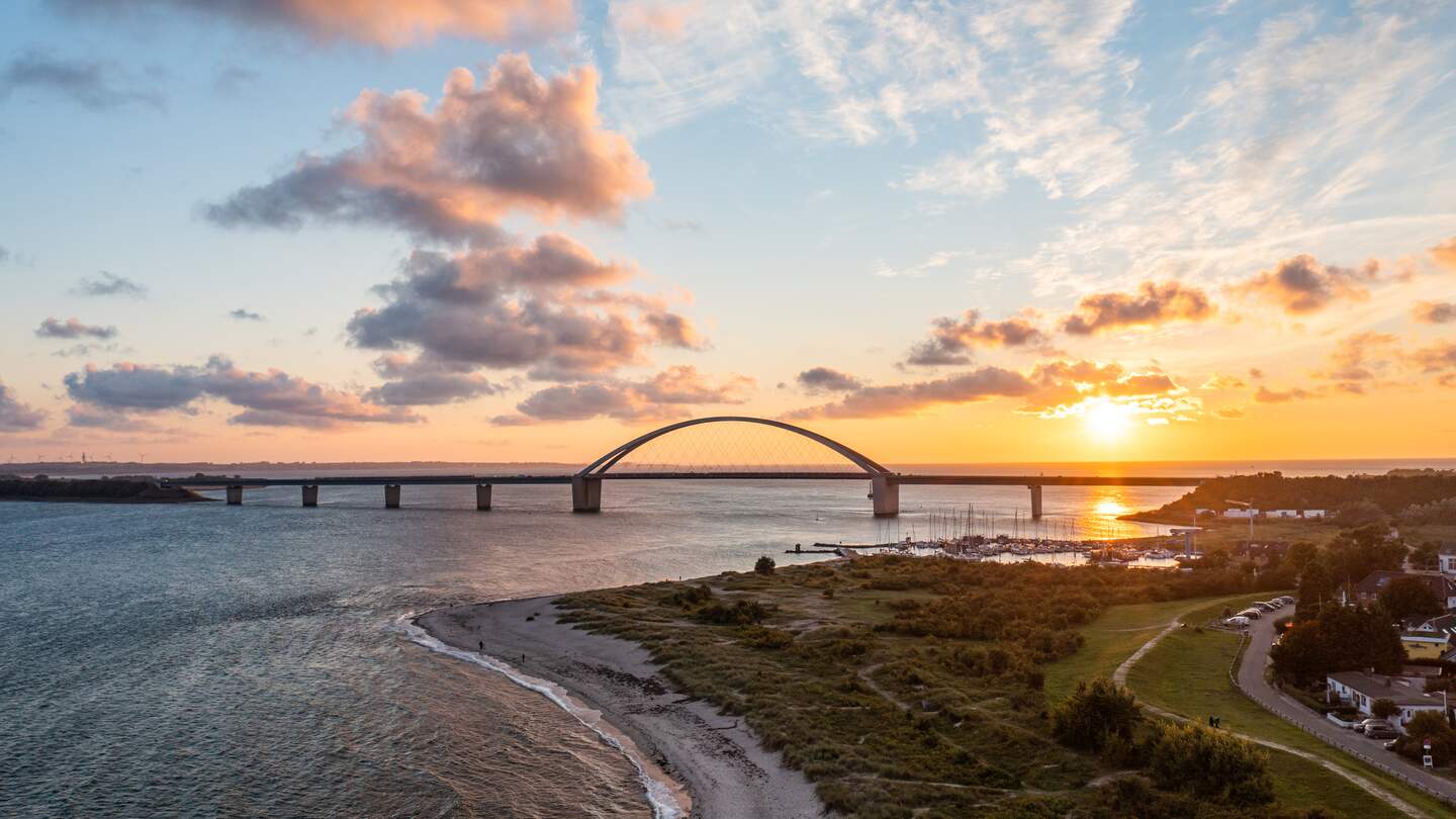 Fehmarnsundbrücke auf der Insel Fehmarn | © Gettyimages.com/jotily