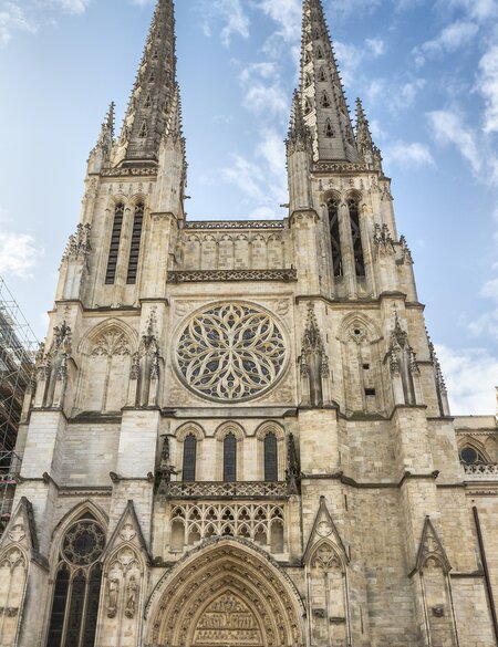 Blick auf die Kathedrale Saint-André in Bordeaux | © Gettyimages.com/PJPhoto69