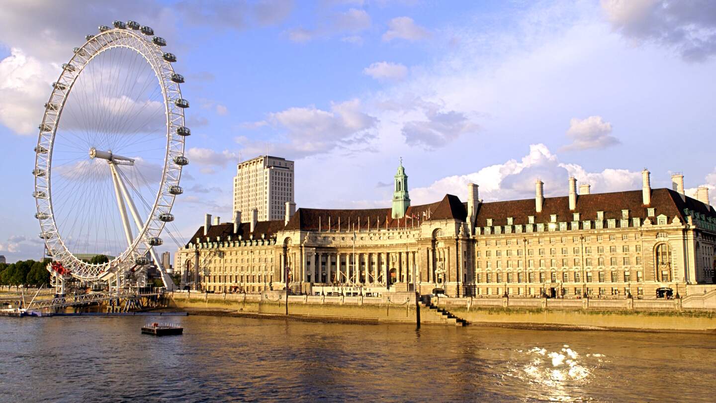 Blick auf London und das London Eye über die Themse | © Gettyimages.com/Thinkstock Images