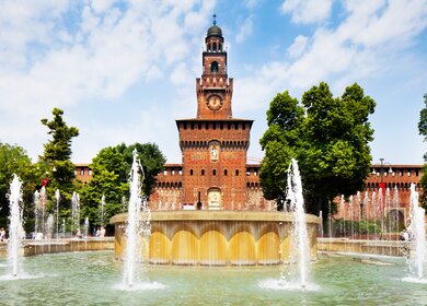 Castello Sforzesco in Mailand im Sommer | © Gettyimages.com/TommL