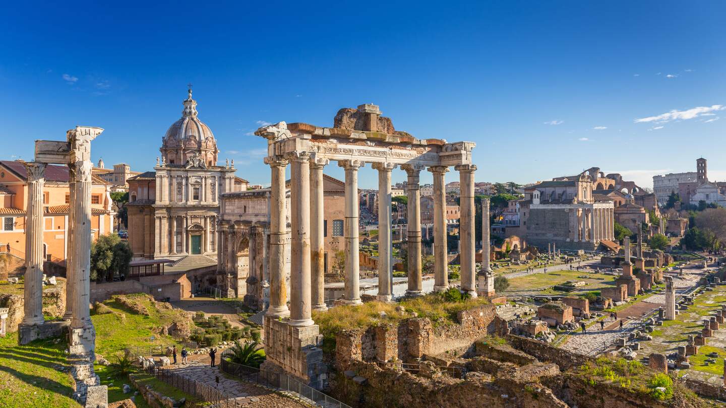 Blick auf das Forum Romanum, einen Stadtplatz im alten Rom | © Gettyimages/Patryk_Kosmider