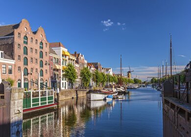 Mittelalterliche Häuser an einem Kanal in Delfshaven, Rotterdam | © Gettyimages.com/DutchScenery