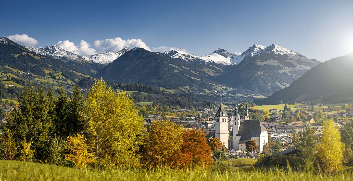 Stadtbild von Kitzbühel in Österreich | © GettyImages.com/	auerimages