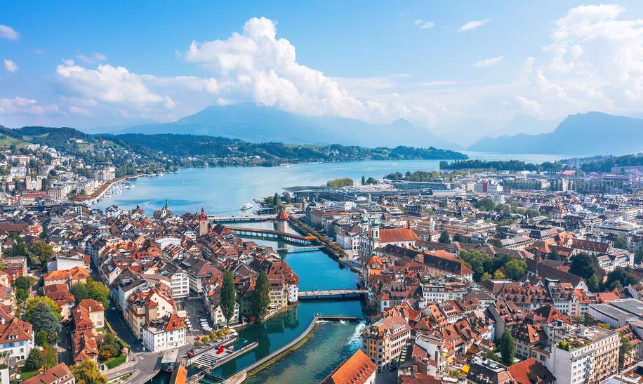 Sonniger Tag in Luzern | ©  gettyimages.com/taranchic