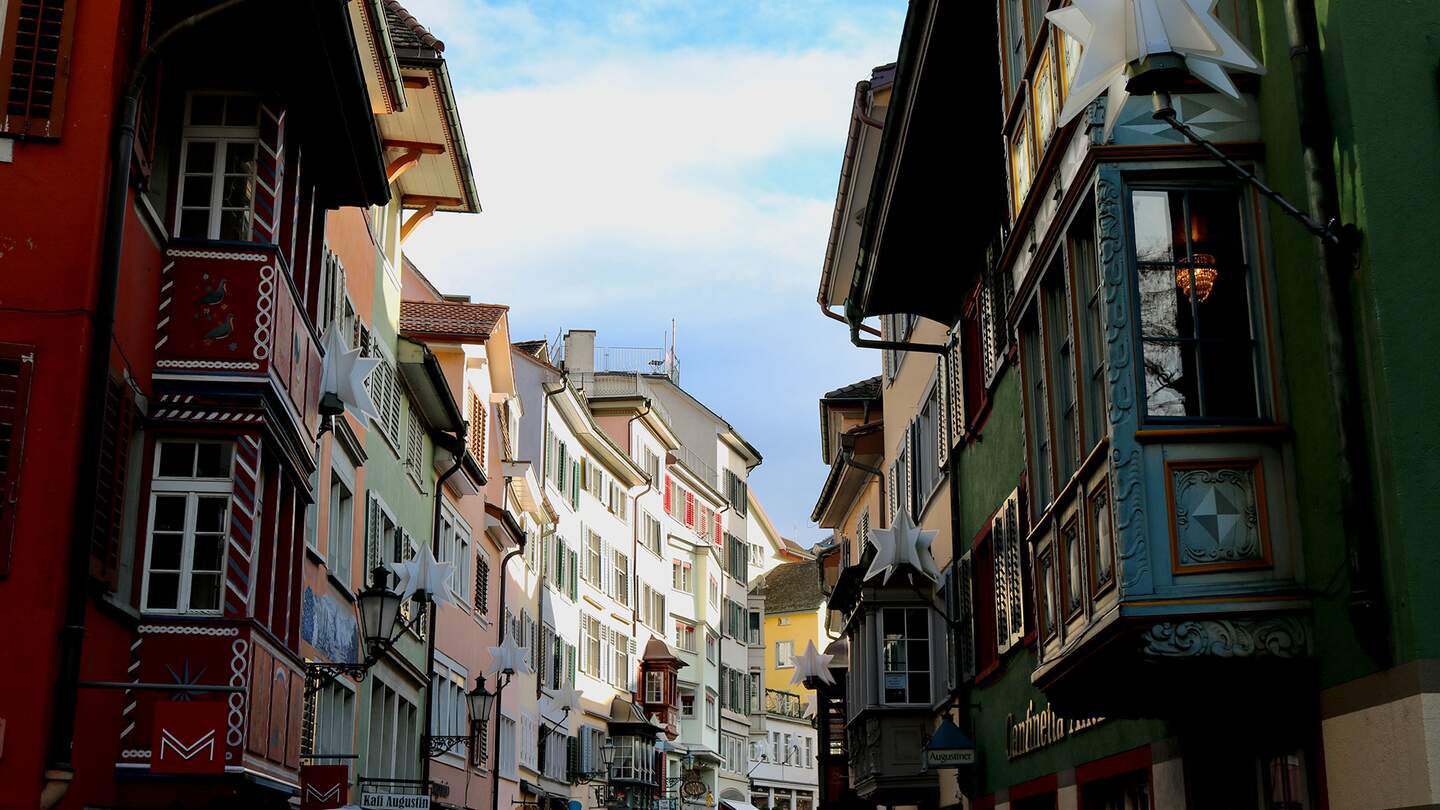 Altstadt in Zürich | © © Gettyimages.com/Adrian Agylar