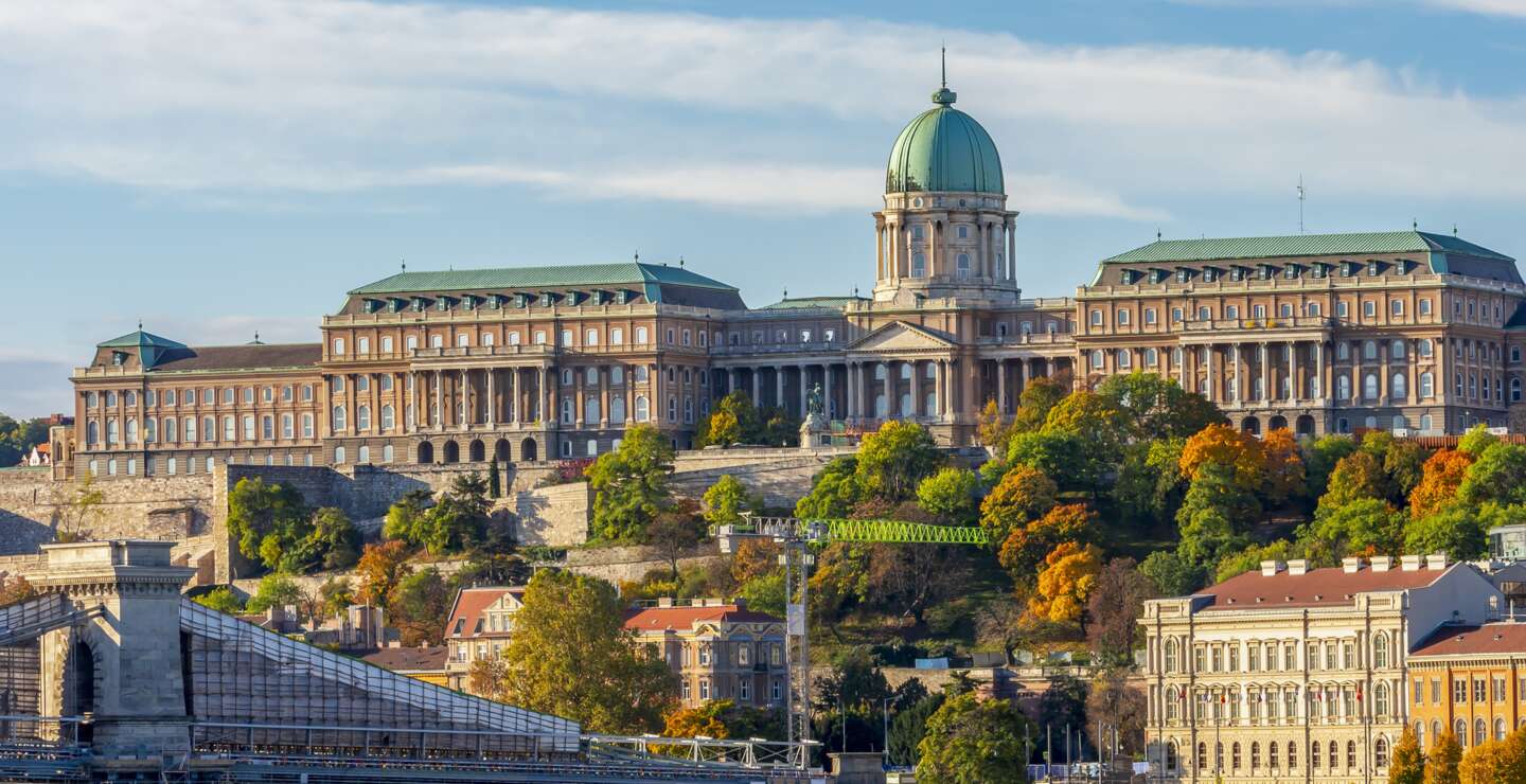 Königspalast von Buda über der Donau, Budapest, Ungarn | © Gettyimages.com/Vladislav Zolotov