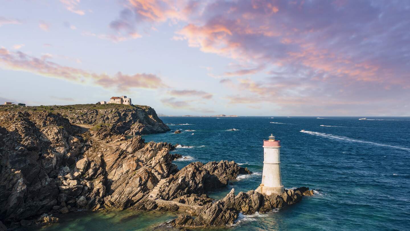 Luftaufnahmen vom Faro di Capo Ferro, Porto Cervo, Sardinien | ©  Gettyimage/Travel Wild