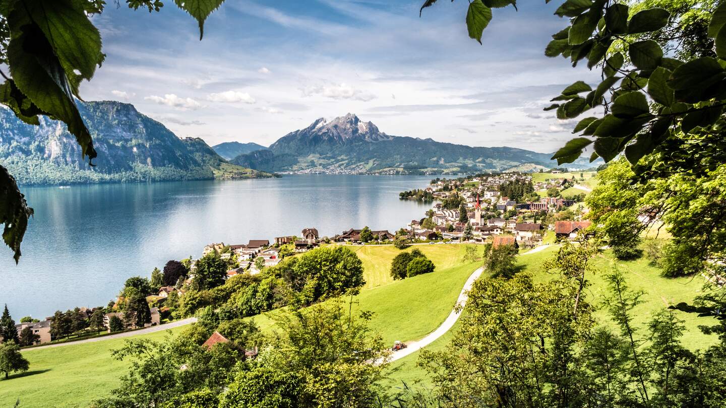 Sicht auf Vierwaldstättersee, Weggis und Pilatus, Schweiz | © Gettyimages.com/markusthoenen
