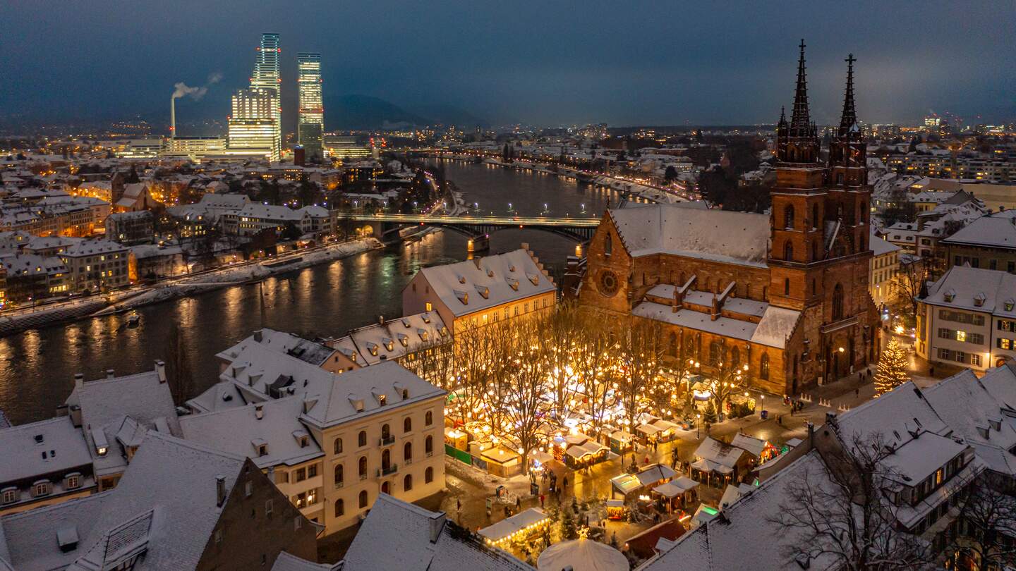 Drohnenaufnahme Weihnachtsmarkt in Basel | © Jan Geerk