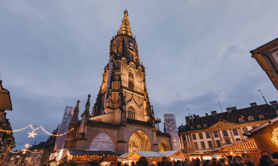 Weihnachtsmarkt auf dem Münsterplatz in Bern | © Digitale Massarbeit/Bern welcome