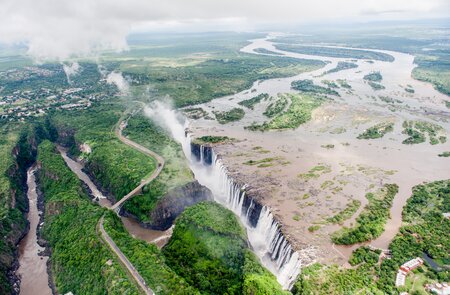 Luftaufnahme des Sambesis. Grenze zwischen Sambia und Simbabwe | © © Gettyimages.com/nini