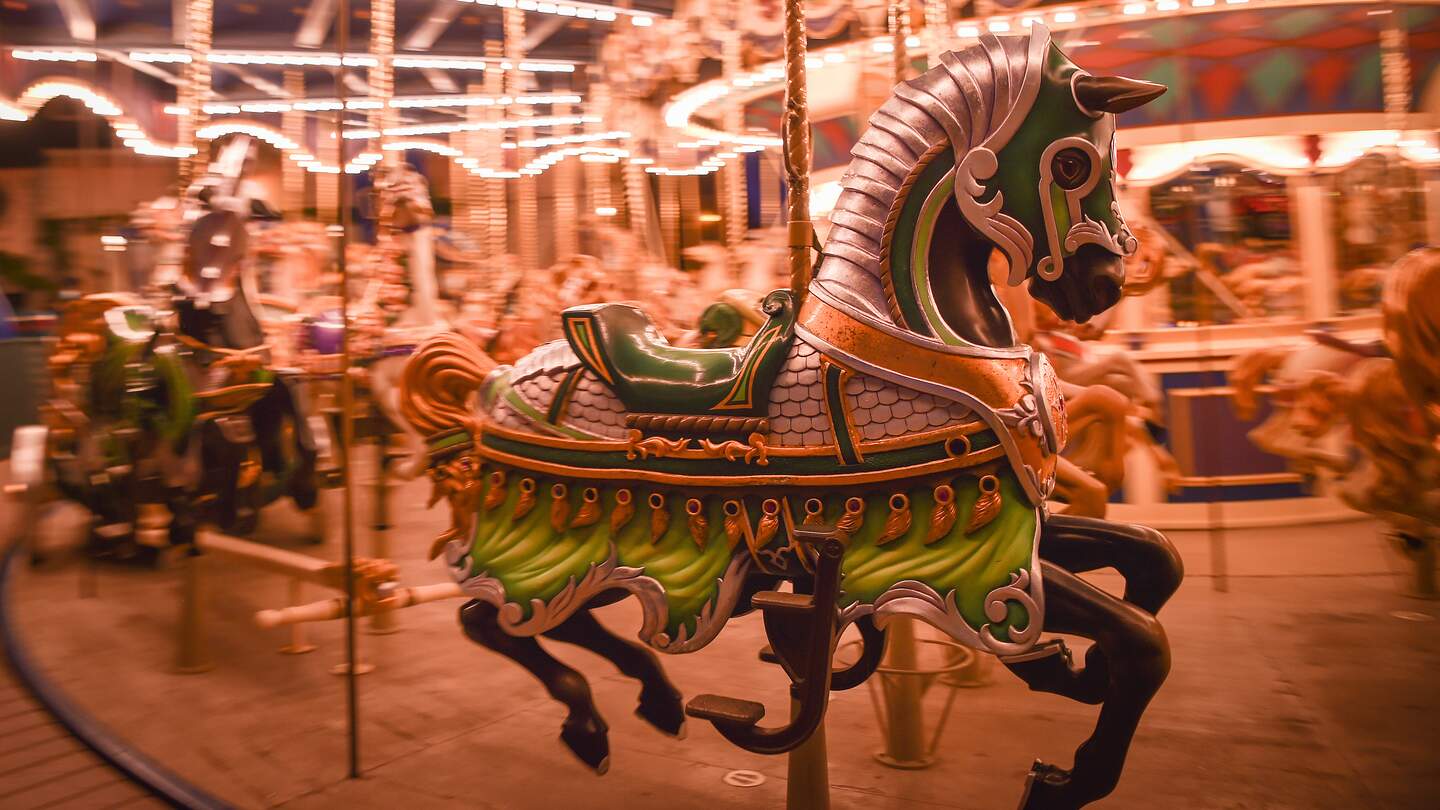 Attraktion Carrousel Lancelot in Disneyland® Park, Bereich Fantasyland | © Disney