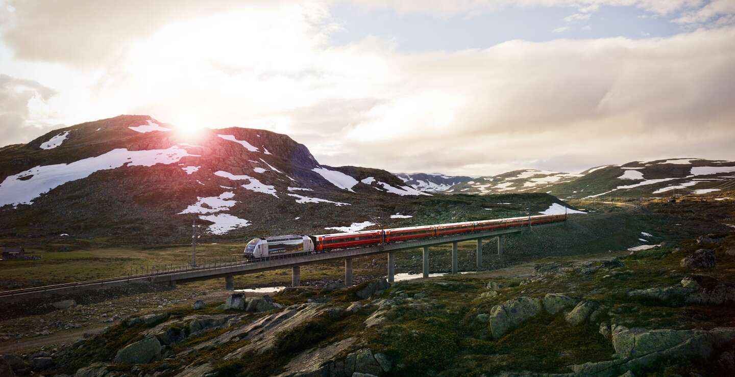 Landschaft in Norwegen mit Bergbahn | © Oivind Haug