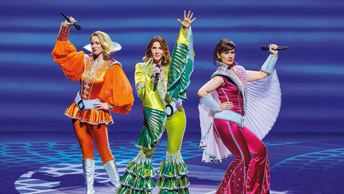 Szenenbild zu dem Song Dynamos aus Mamma Mia - Das Musical mit den Hits von ABBA | © Stage Entertainment/Brinkhoff Moegenburg