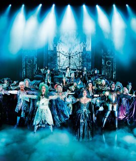 Szenenbild des Songs Ewigkeit aus dem Musical Tanz der Vampire  | © Stage Entertainment/Brinkhoff Moegenburg
