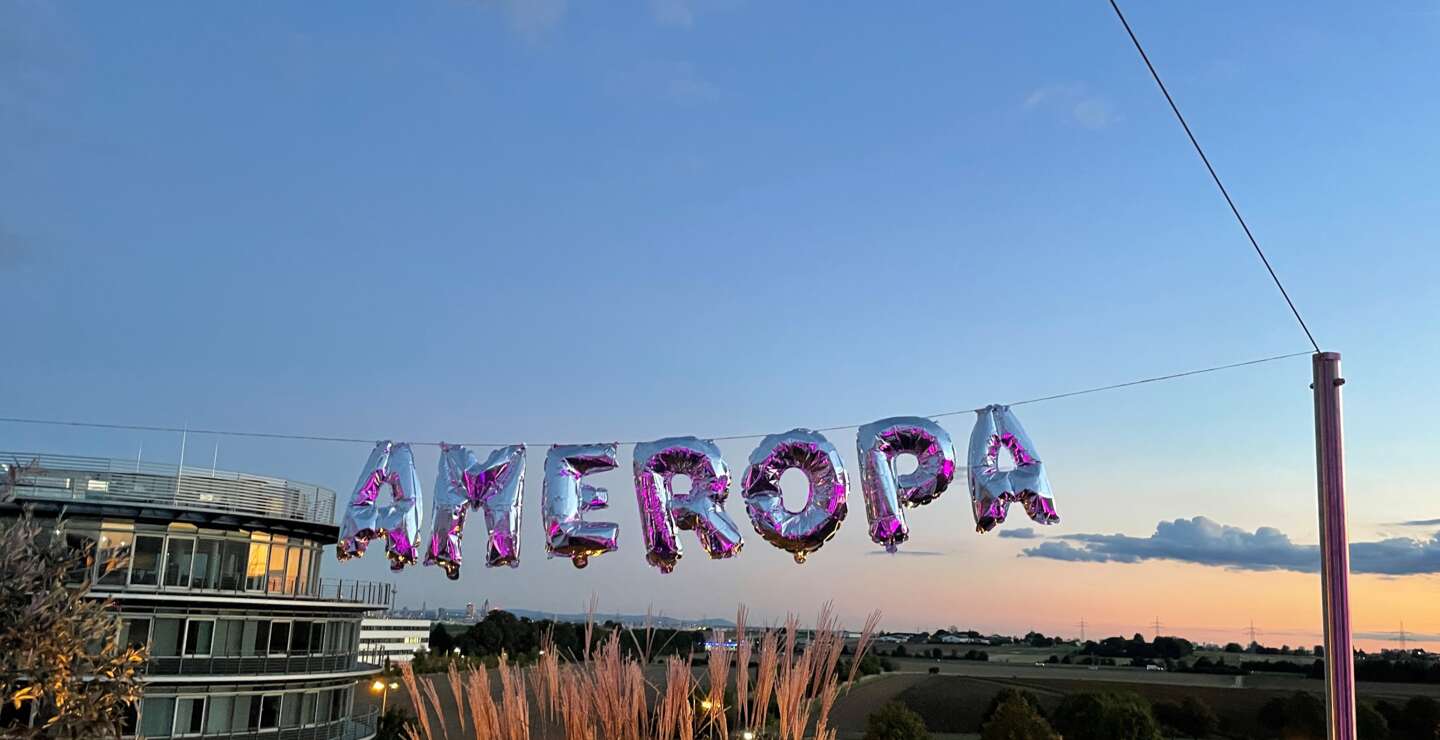 Ameropa-Reisen GmbH | © Ameropa-Reisen Luftballons Balkon